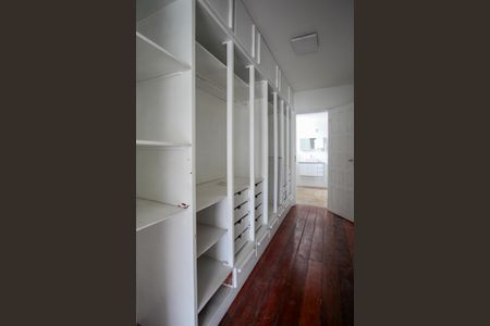 Casa de condomínio para alugar com 410m², 4 quartos e 1 vaga