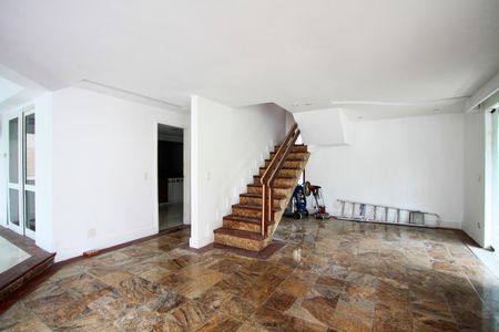 Casa de condomínio para alugar com 410m², 4 quartos e 1 vaga