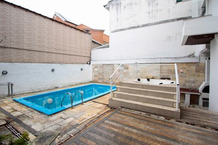 Casa de condomínio para alugar com 410m², 4 quartos e 1 vaga