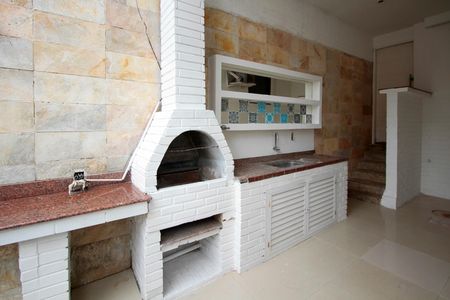 Casa de condomínio para alugar com 410m², 4 quartos e 1 vaga