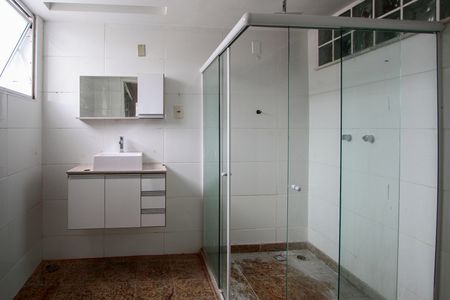 Casa de condomínio para alugar com 410m², 4 quartos e 1 vaga