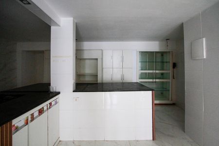 Casa de condomínio para alugar com 410m², 4 quartos e 1 vaga