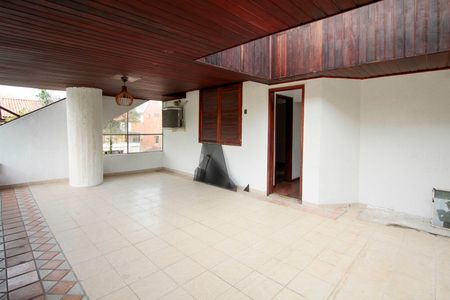 Casa de condomínio para alugar com 410m², 4 quartos e 1 vaga