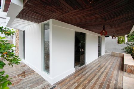 Casa de condomínio para alugar com 410m², 4 quartos e 1 vaga