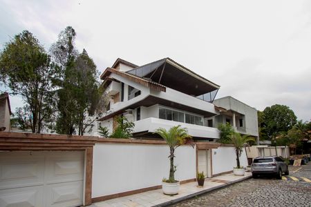 Casa de condomínio para alugar com 410m², 4 quartos e 1 vaga