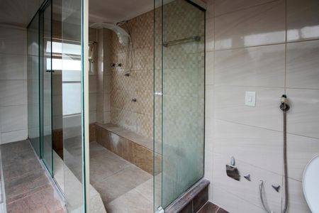 Casa de condomínio para alugar com 410m², 4 quartos e 1 vaga