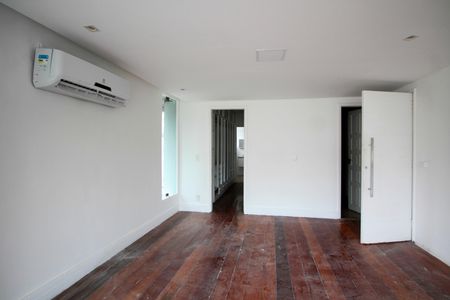 Casa de condomínio para alugar com 410m², 4 quartos e 1 vaga