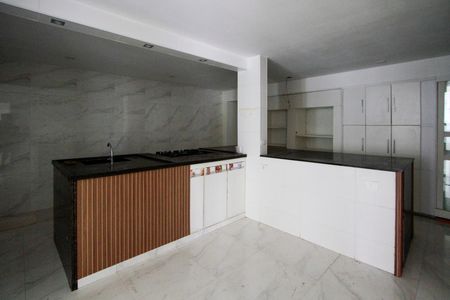 Casa de condomínio para alugar com 410m², 4 quartos e 1 vaga