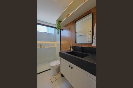 Banheiro de apartamento à venda com 1 quarto, 55m² em Funcionários, Belo Horizonte