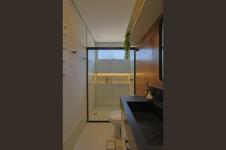 Banheiro de apartamento à venda com 1 quarto, 55m² em Funcionários, Belo Horizonte