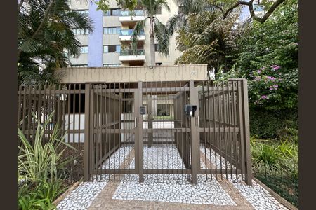 Apartamento para alugar com 43m², 2 quartos e 2 vagasFachada e portaria