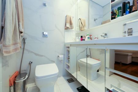 Apartamento à venda com 146m², 4 quartos e 2 vagas Apartamento à venda com 146m², 4 quartos e 2 vagasBANHEIRO2