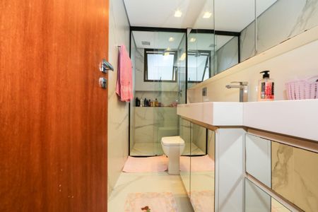 Apartamento à venda com 146m², 4 quartos e 2 vagas Apartamento à venda com 146m², 4 quartos e 2 vagasBANHEIRO1