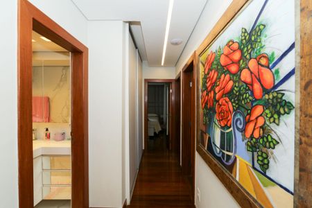 CORREDOR de apartamento à venda com 4 quartos, 146m² em Belvedere, Belo Horizonte