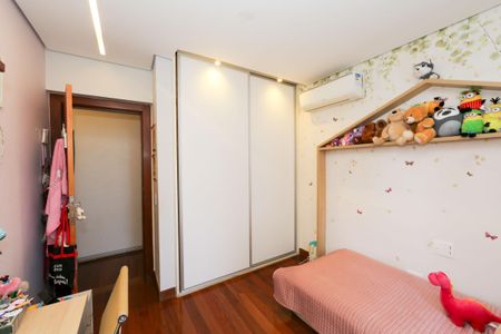 Apartamento à venda com 146m², 4 quartos e 2 vagas Apartamento à venda com 146m², 4 quartos e 2 vagasQUARTO4