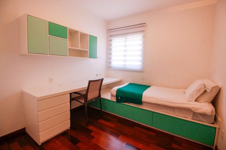 Apartamento à venda com 150m², 3 quartos e 2 vagasQuarto 