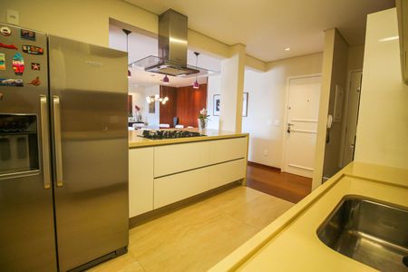 Apartamento à venda com 150m², 3 quartos e 2 vagasCozinha