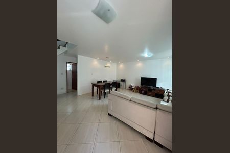 Casa à venda com 150m², 3 quartos e 2 vagas Casa à venda com 150m², 3 quartos e 2 vagasFoto 03