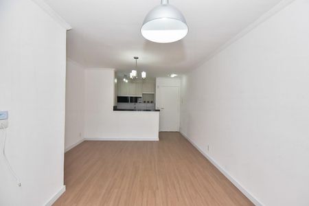 Sala de apartamento para alugar com 3 quartos, 70m² em Vila Suzana, São Paulo