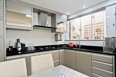 Casa à venda com 120m², 3 quartos e 2 vagasCasa 2 - cozinha