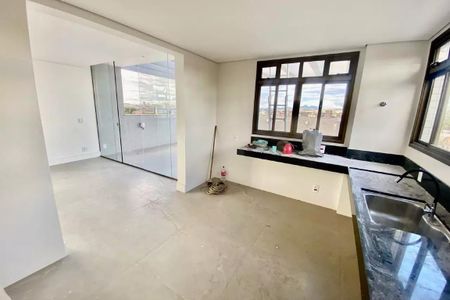 Casa à venda com 4 quartos, 290m² em Santa Rosa, Belo Horizonte