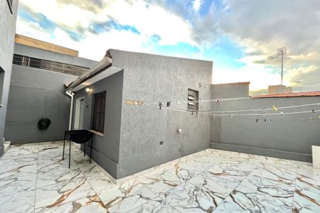 Casa à venda com 186m², 3 quartos e 2 vagasQuintal