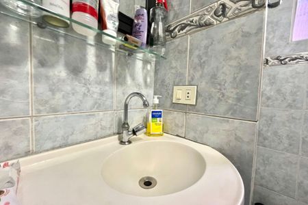 Casa à venda com 186m², 3 quartos e 2 vagasBanheiro Corredor