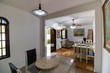 Casa à venda com 3 quartos, 180m² em Itaipu, Niterói