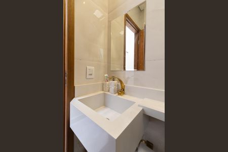 Casa à venda com 90m², 3 quartos e 2 vagasBanheiro