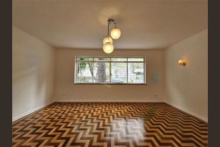 Casa à venda com 316m², 3 quartos e 4 vagas