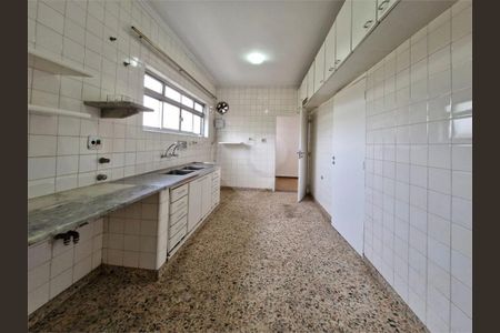 Casa à venda com 316m², 3 quartos e 4 vagas