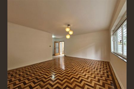 Casa à venda com 316m², 3 quartos e 4 vagas