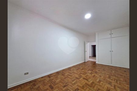 Casa à venda com 316m², 3 quartos e 4 vagas