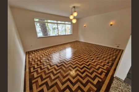 Casa à venda com 316m², 3 quartos e 4 vagas