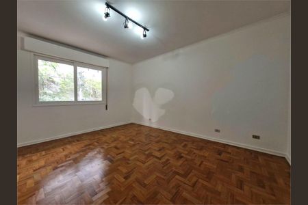 Casa à venda com 316m², 3 quartos e 4 vagas