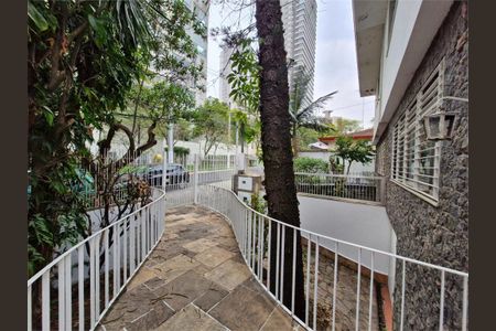 Casa à venda com 316m², 3 quartos e 4 vagas