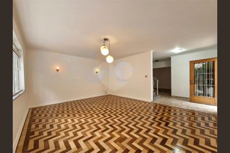 Casa à venda com 316m², 3 quartos e 4 vagas