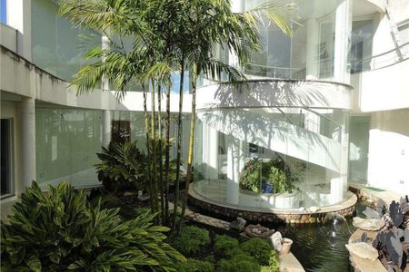 Casa de condomínio à venda com 832m², 4 quartos e 6 vagas