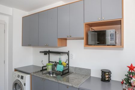 Sala e Cozinha de apartamento à venda com 1 quarto, 28m² em Vila Romana, São Paulo