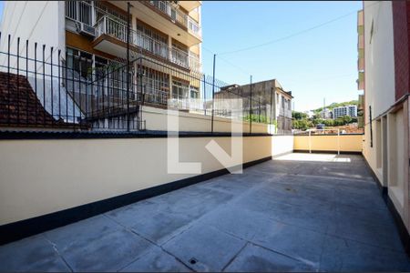 Apartamento para alugar com 100m², 3 quartos e 2 vagasÁrea comum
