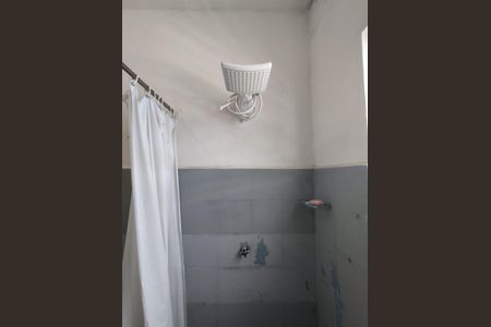 Casa de condomínio à venda com 270m², 4 quartos e sem vagaBanheiro - torneira