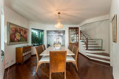 Casa à venda com 4 quartos, 305m² em Alphaville, Santana de Parnaíba