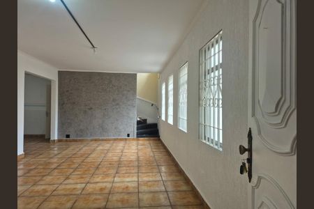 Casa à venda com 3 quartos, 195m² em Vila Scarpelli, Santo André