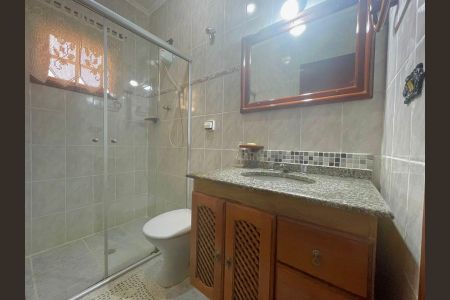 Casa à venda com 175m², 3 quartos e 4 vagasBanheiro 1