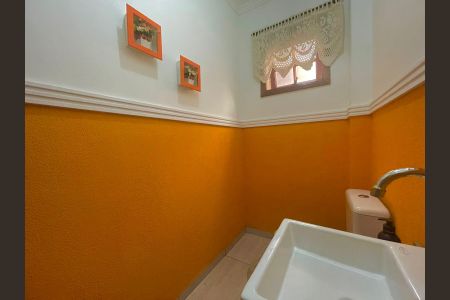 Casa à venda com 175m², 3 quartos e 4 vagasBanheiro 3