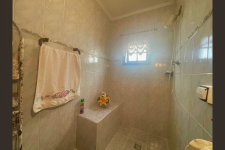 Casa à venda com 175m², 3 quartos e 4 vagasBanheiro 2