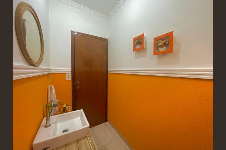 Casa à venda com 175m², 3 quartos e 4 vagasBanheiro 3