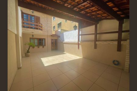 Casa à venda com 175m², 3 quartos e 4 vagasGaragem