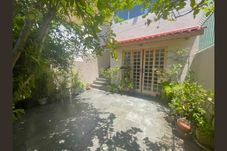 Casa à venda com 175m², 3 quartos e 4 vagasQuintal