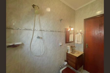 Casa à venda com 175m², 3 quartos e 4 vagasBanheiro 2